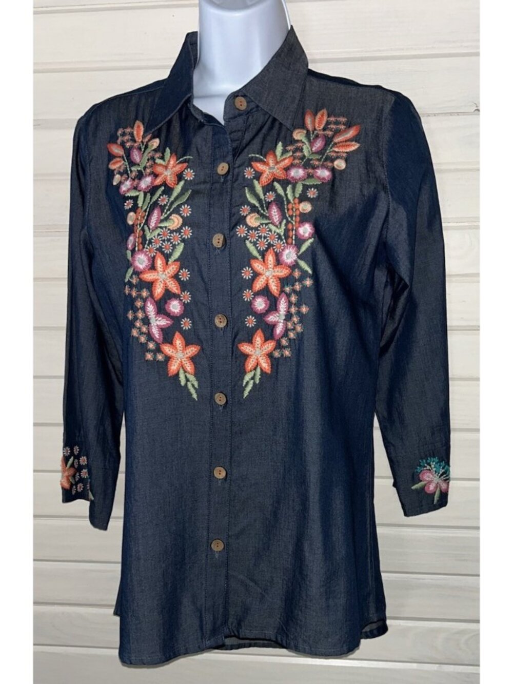 NWOT Parsley & Sage Sz SMALL Artsy Embroidered Floral Blue Lyocell Denim Tunic